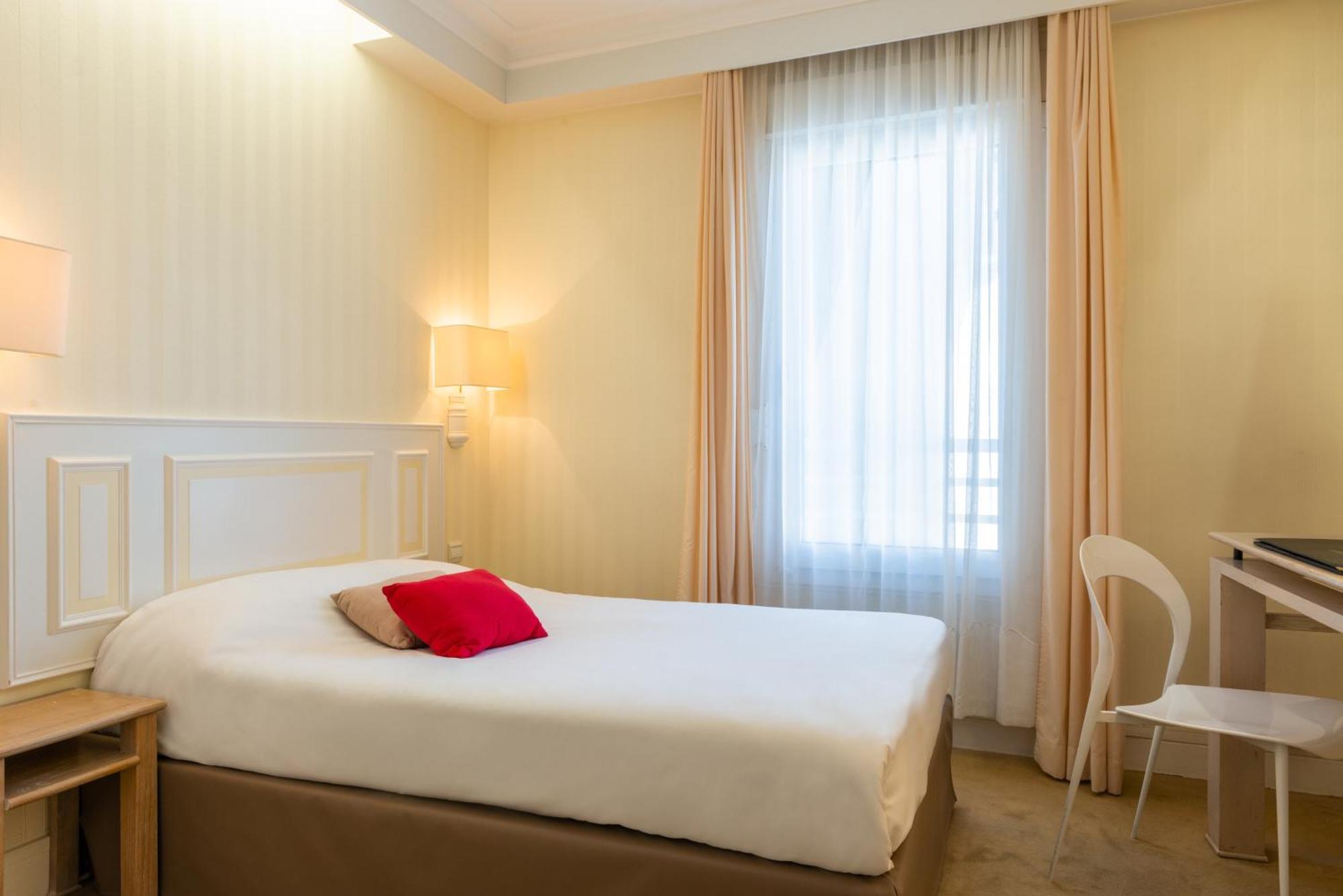The Originals City, Chantecler, 3*