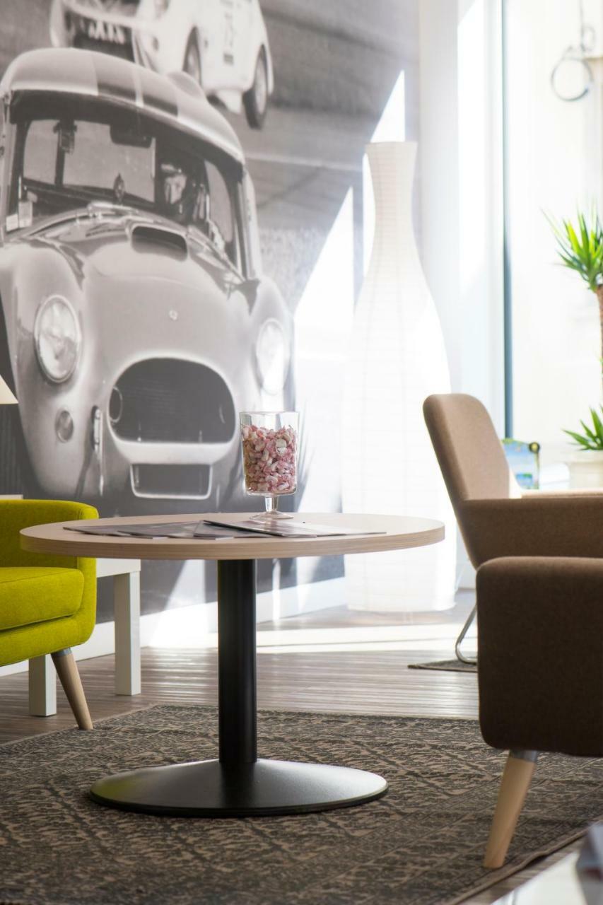 The Originals City, Chantecler, 3*
